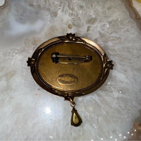 Vintage Two Women San Francisco Silhouette Brooch - Picture 3 of 6